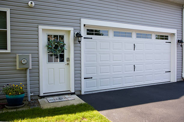 24/7 Emergency Garage Door Panel Replacement experts in Rising Sun, IN